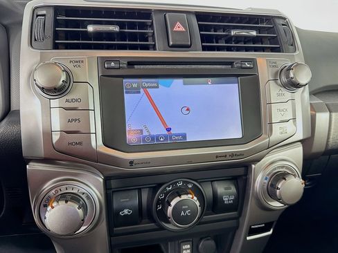 Used 2018 Toyota 4Runner SR5 Premium image 19