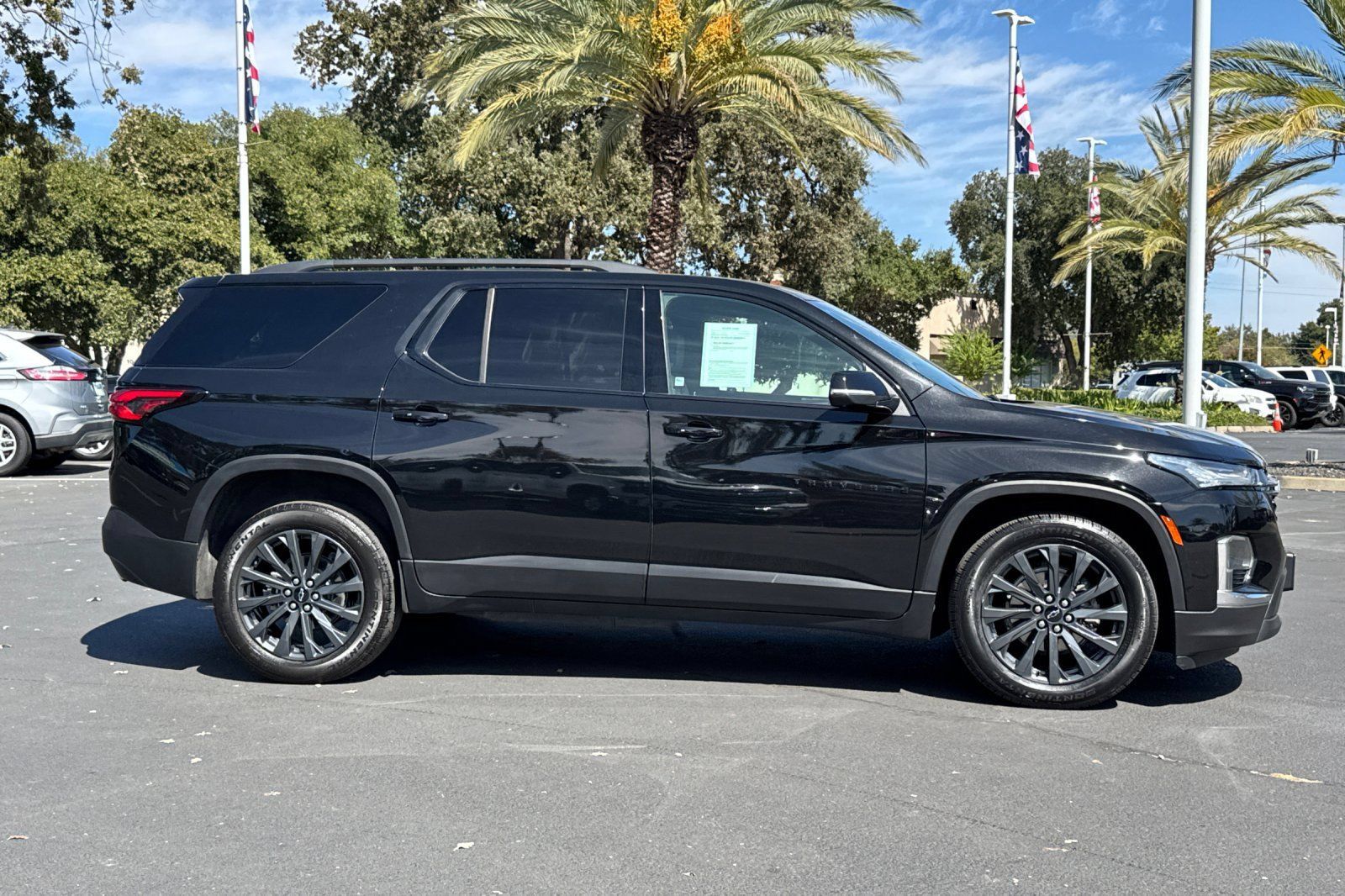 Certified 2023 Chevrolet Traverse RS AWD/4WD image 2