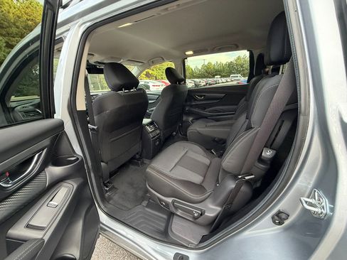 Used 2025 Subaru Ascent Premium image 10