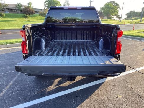 Used 2019 Chevrolet Silverado 1500 Custom w/ Custom Value Package RWD image 9