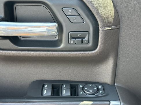 Used 2022 GMC Sierra 1500 SLT w/ SLT Premium Package AWD/4WD image 16