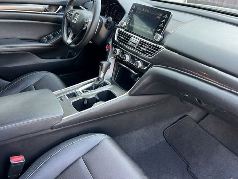 Used 2019 Honda Accord Sport image 16