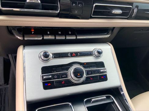 Used 2021 Lincoln Aviator 2WD image 34