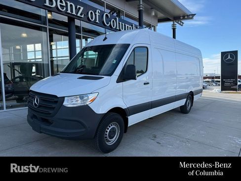 New 2025 Mercedes-Benz Sprinter 2500 image 1