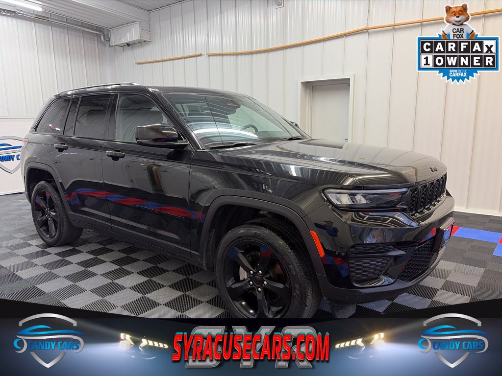 Used 2023 Jeep Grand Cherokee Altitude AWD/4WD image 1
