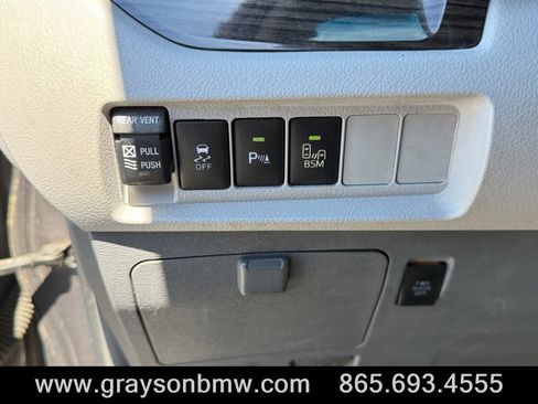 Used 2015 Toyota Sienna XLE w/ XLE Navigation Package FWD image 30