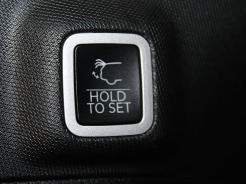 Used 2024 Jeep Grand Cherokee Summit AWD/4WD image 12