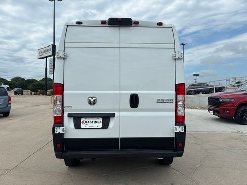 Used 2025 RAM ProMaster 3500 w/ Convenience Group FWD image 4