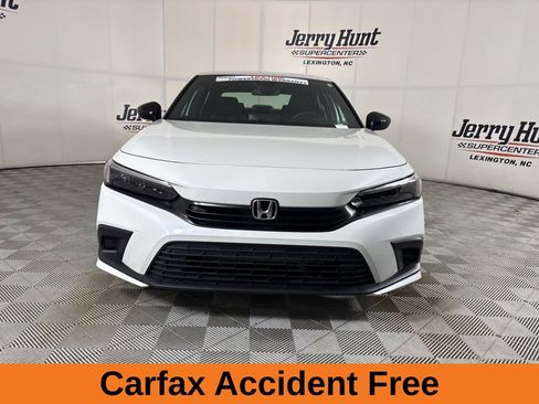 Used 2023 Honda Civic Sport image 3