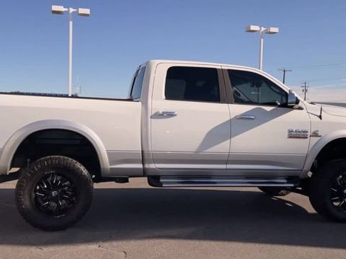 Used 2014 RAM 2500 Laramie AWD/4WD image 2