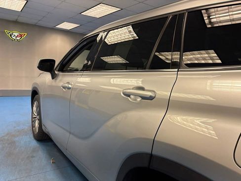 Used 2022 Toyota Highlander Platinum FWD image 20