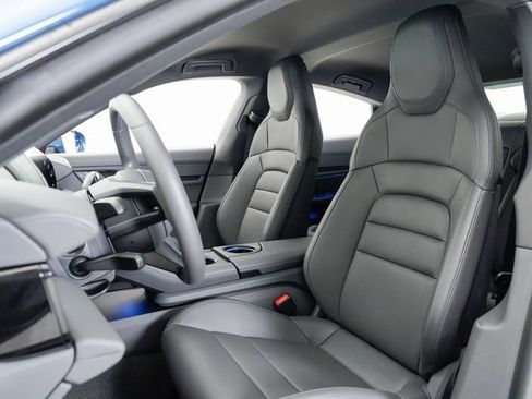 Used 2023 Porsche Taycan image 5