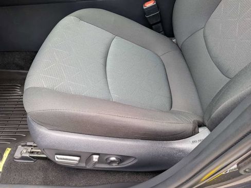 Used 2024 Toyota RAV4 XLE FWD image 23