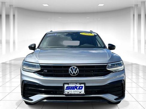 Certified 2023 Volkswagen Tiguan SE R-Line AWD/4WD image 8
