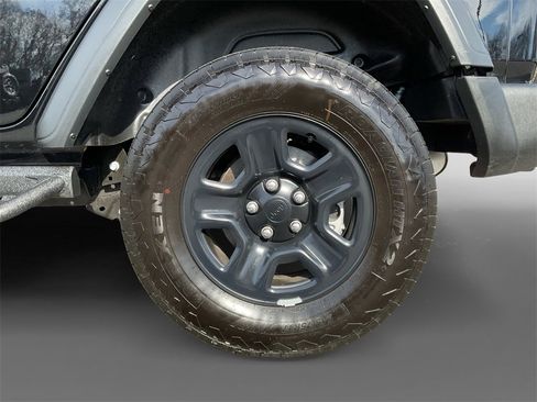 Used 2025 Jeep Wrangler Sport image 10