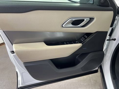 Used 2020 Land Rover Range Rover Velar S image 19