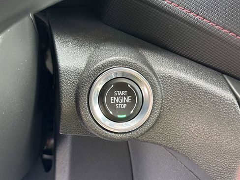 Used 2023 Chevrolet TrailBlazer RS w/ Sun and Liftgate Package AWD/4WD image 17