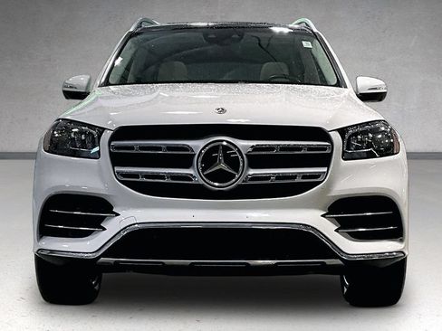 Used 2023 Mercedes-Benz GLS 450 4MATIC image 2