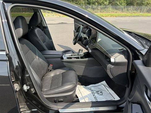 Used 2023 Nissan Altima 2.5 SL AWD/4WD image 14