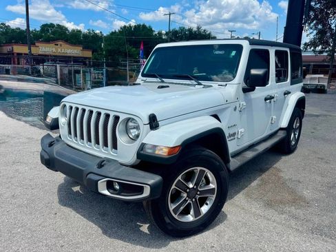Used 2019 Jeep Wrangler Unlimited Sahara AWD/4WD image 2