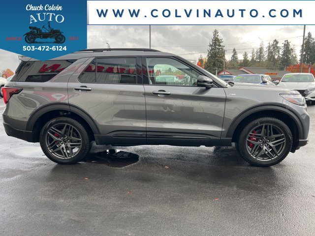 Used 2025 Ford Explorer ST-Line w/ ST-Line Street Pack AWD/4WD image 5