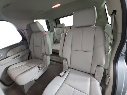Used 2013 Chevrolet Tahoe LT w/ Luxury Package AWD/4WD image 13