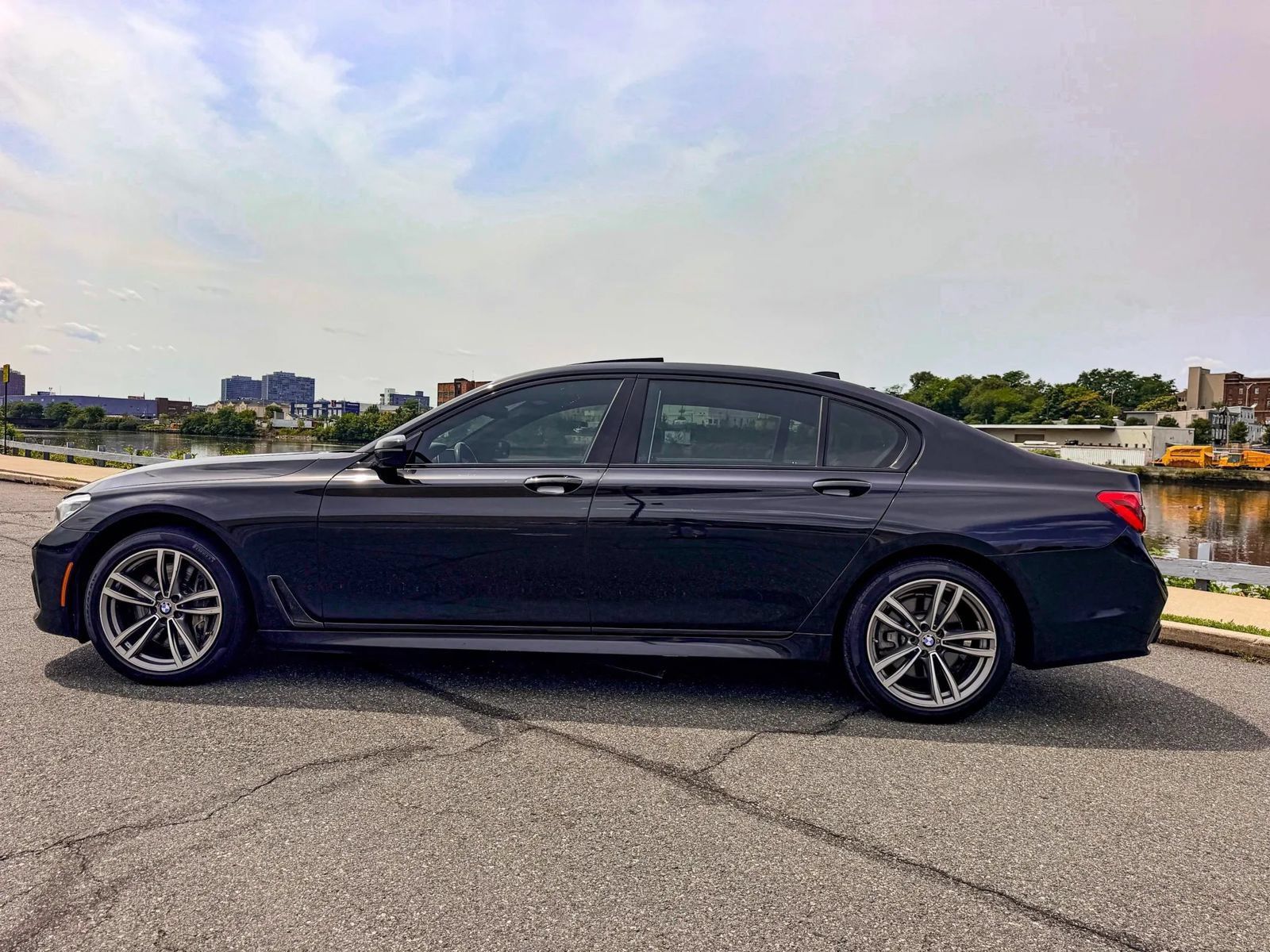 Used 2018 BMW ALPINA B7 xDrive AWD/4WD image 7