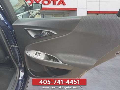 Used 2018 Chevrolet Malibu LT FWD image 15