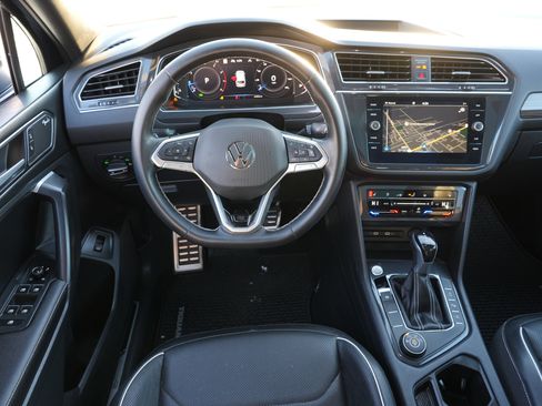 Used 2023 Volkswagen Tiguan SEL R-Line image 25