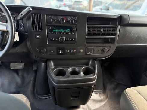 Used 2019 GMC Savana 3500 w/ Driver Convenience Package RWD image 8
