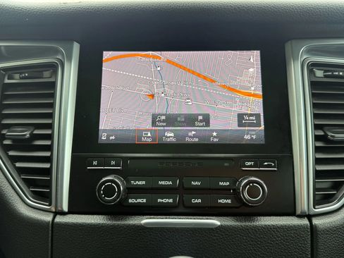 Used 2018 Porsche Macan S image 40