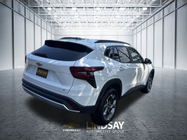 Certified 2026 Chevrolet Trax LT FWD image 4
