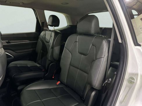 Used 2023 Kia Telluride EX w/ EX Captain's Chair Package FWD image 45