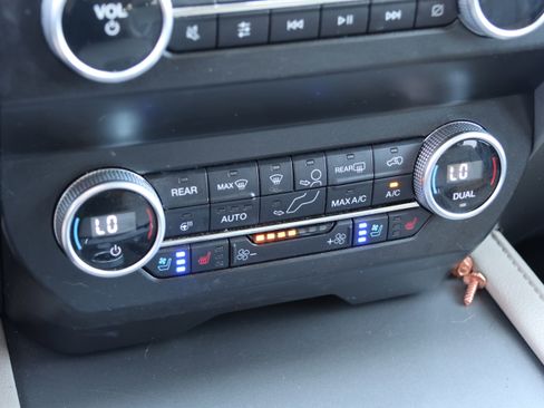 Used 2021 Ford Expedition Max XLT AWD/4WD image 28