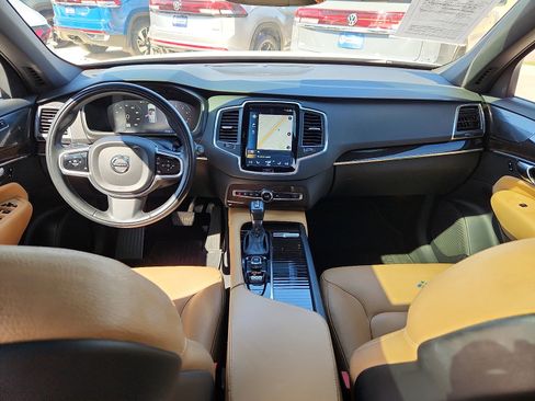 Used 2019 Volvo XC90 T6 Momentum image 11