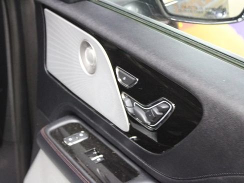 Used 2020 Lincoln Aviator Reserve w/ Equipment Group 202A AWD/4WD image 11