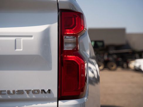 Used 2022 Chevrolet Silverado 1500 Custom AWD/4WD image 16