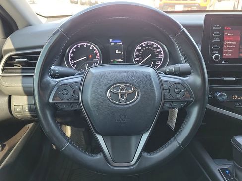 Used 2022 Toyota Camry SE FWD image 19