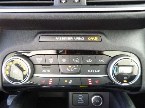 Used 2021 Ford Escape SE w/ SE Sport Appearance Package image 14