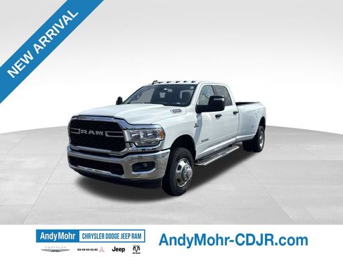Used 2023 RAM 3500 Big Horn w/ Level 1 Equipment Group AWD/4WD image 3