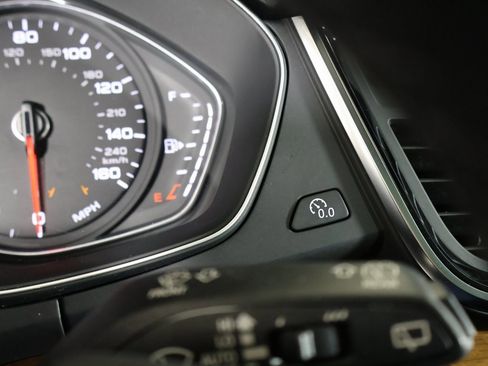 Used 2023 Audi Q5 2.0T Premium w/ Convenience Package image 31