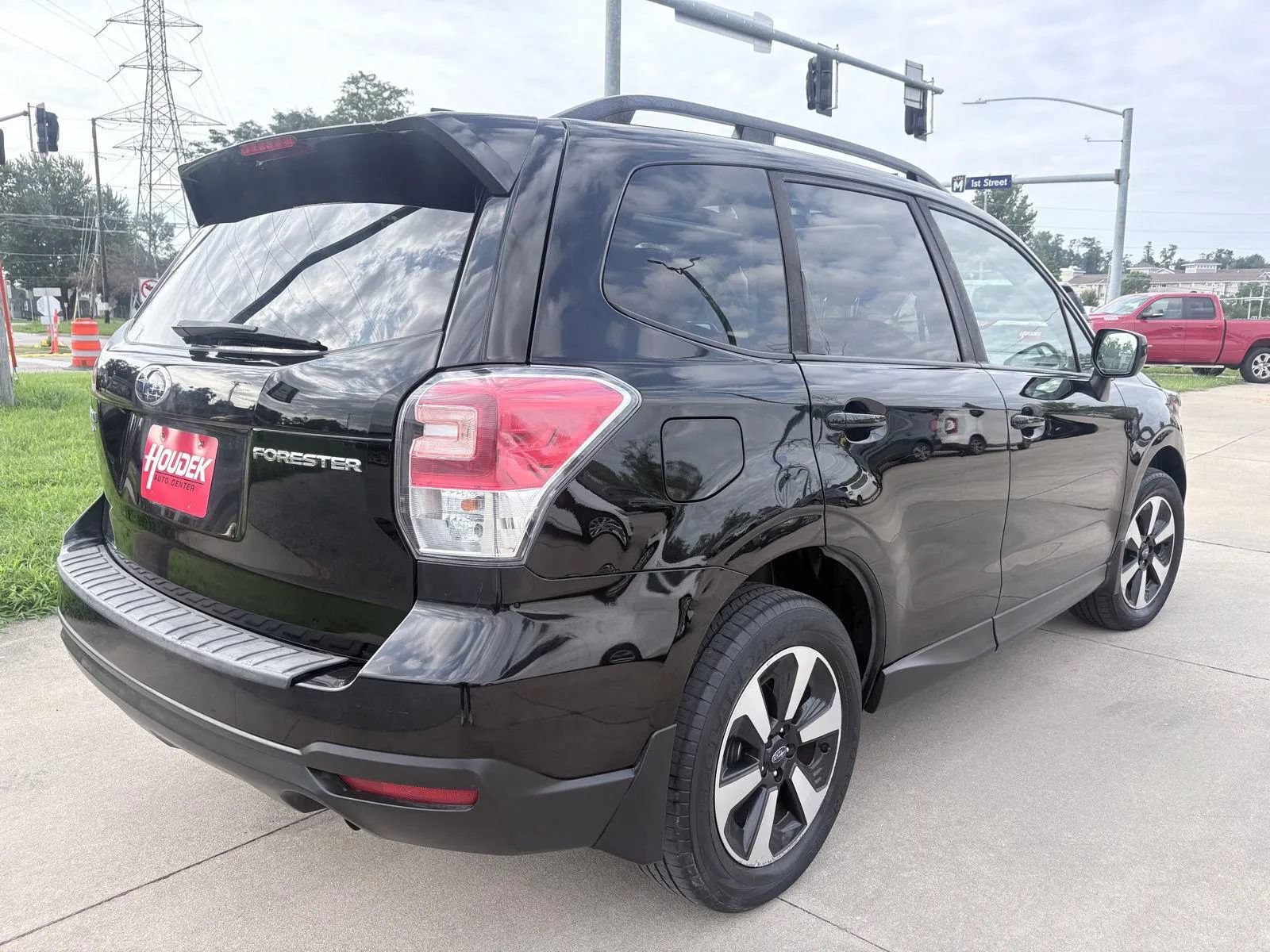 Used 2018 Subaru Forester 2.5i Premium AWD/4WD image 4