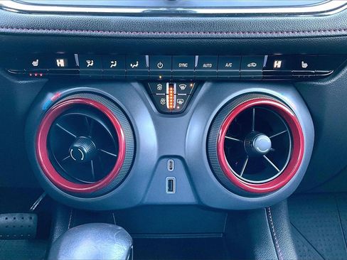 Used 2022 Chevrolet Blazer RS image 31