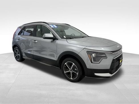 Used 2023 Kia Niro EX image 6