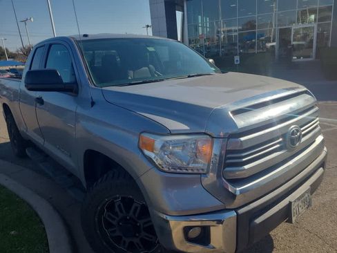 Used 2016 Toyota Tundra SR5 w/ Tow Package image 4