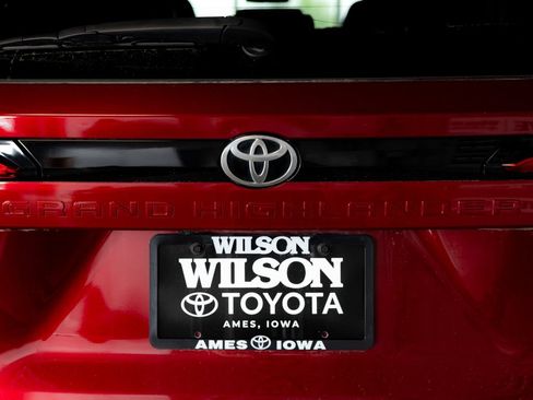 Certified 2024 Toyota Grand Highlander AWD image 6