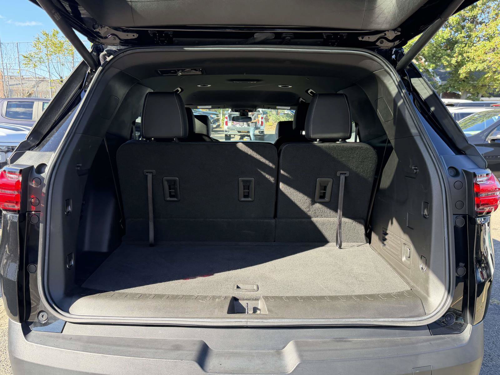 Used 2023 Chevrolet Traverse LT AWD/4WD image 7