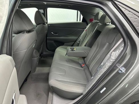 New 2026 Hyundai Elantra SEL Sport image 19