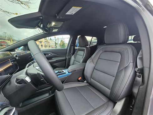 New 2026 Chevrolet Equinox EV LT image 23