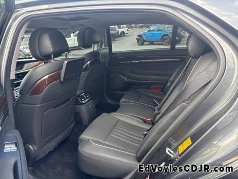 Used 2019 Genesis G90 5.0 Ultimate image 3